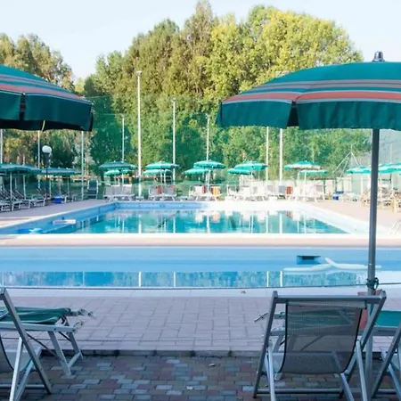 Aparthotel Isa-residence With Swimming Pool In Luni Mare, With Air Conditioning And Private Outdoor Area 3*