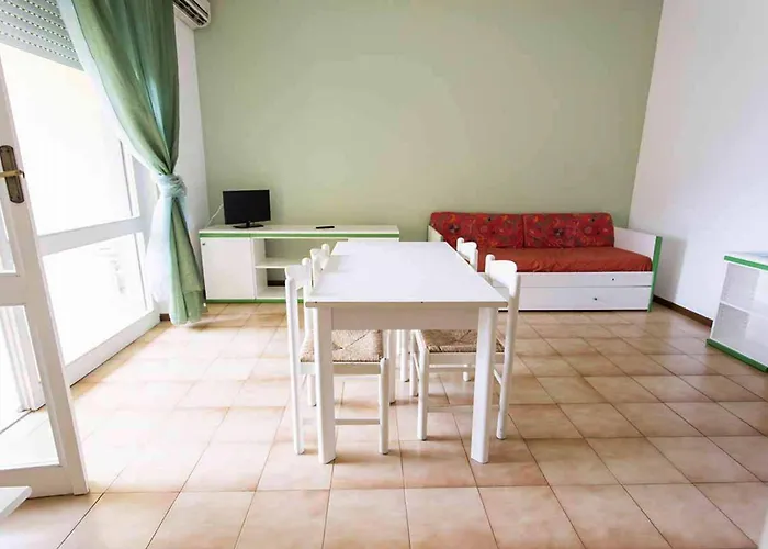 Isa-residence With Swimming Pool In Luni Mare, With Air Conditioning And Private Outdoor Area 3* New Translation