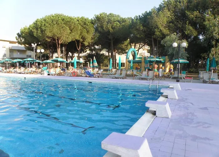 Isa-residence With Swimming Pool In Luni Mare, With Air Conditioning And Private Outdoor Area