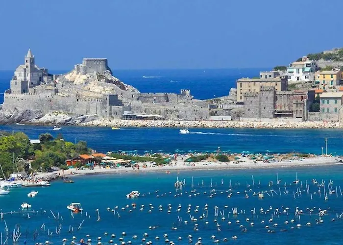 Isa-residence With Swimming Pool In Luni Mare, With Air Conditioning And Private Outdoor Area Aparthotel New Translation