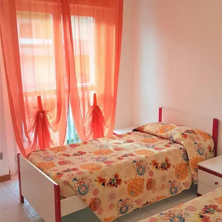 Isa-residence With Swimming Pool In Luni Mare, With Air Conditioning And Private Outdoor Area Aparthotel Fiumaretta di Ameglia