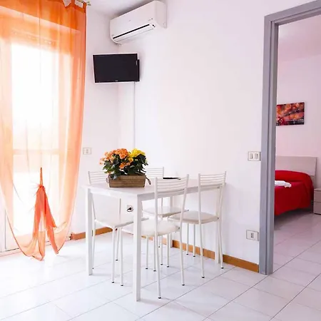 Aparthotel Isa-residence With Swimming Pool In Luni Mare, With Air Conditioning And Private Outdoor Area Fiumaretta di Ameglia
