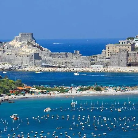 Isa-residence With Swimming Pool In Luni Mare, With Air Conditioning And Private Outdoor Area アパートホテル Fiumaretta di Ameglia
