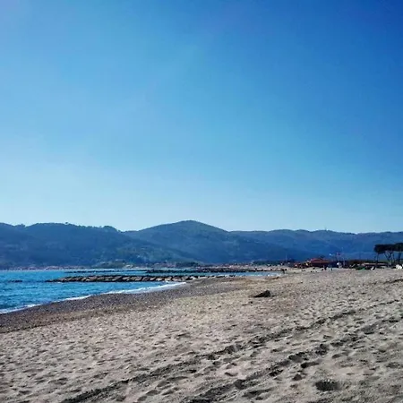 Isa-residence With Swimming Pool In Luni Mare, With Air Conditioning And Private Outdoor Area Aparthotel *